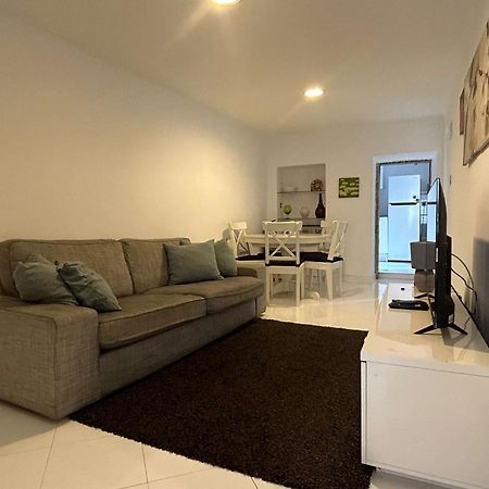 Typical Bica Apartment Lisbon Bagian luar foto