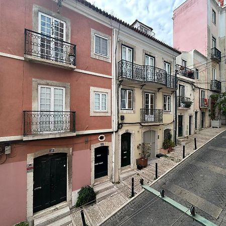 Typical Bica Apartment Lisbon Bagian luar foto