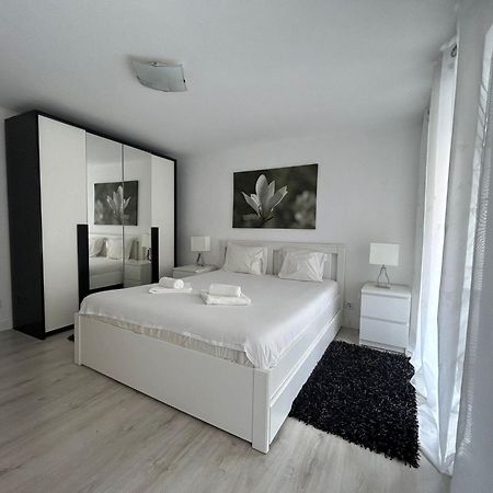 Typical Bica Apartment Lisbon Bagian luar foto