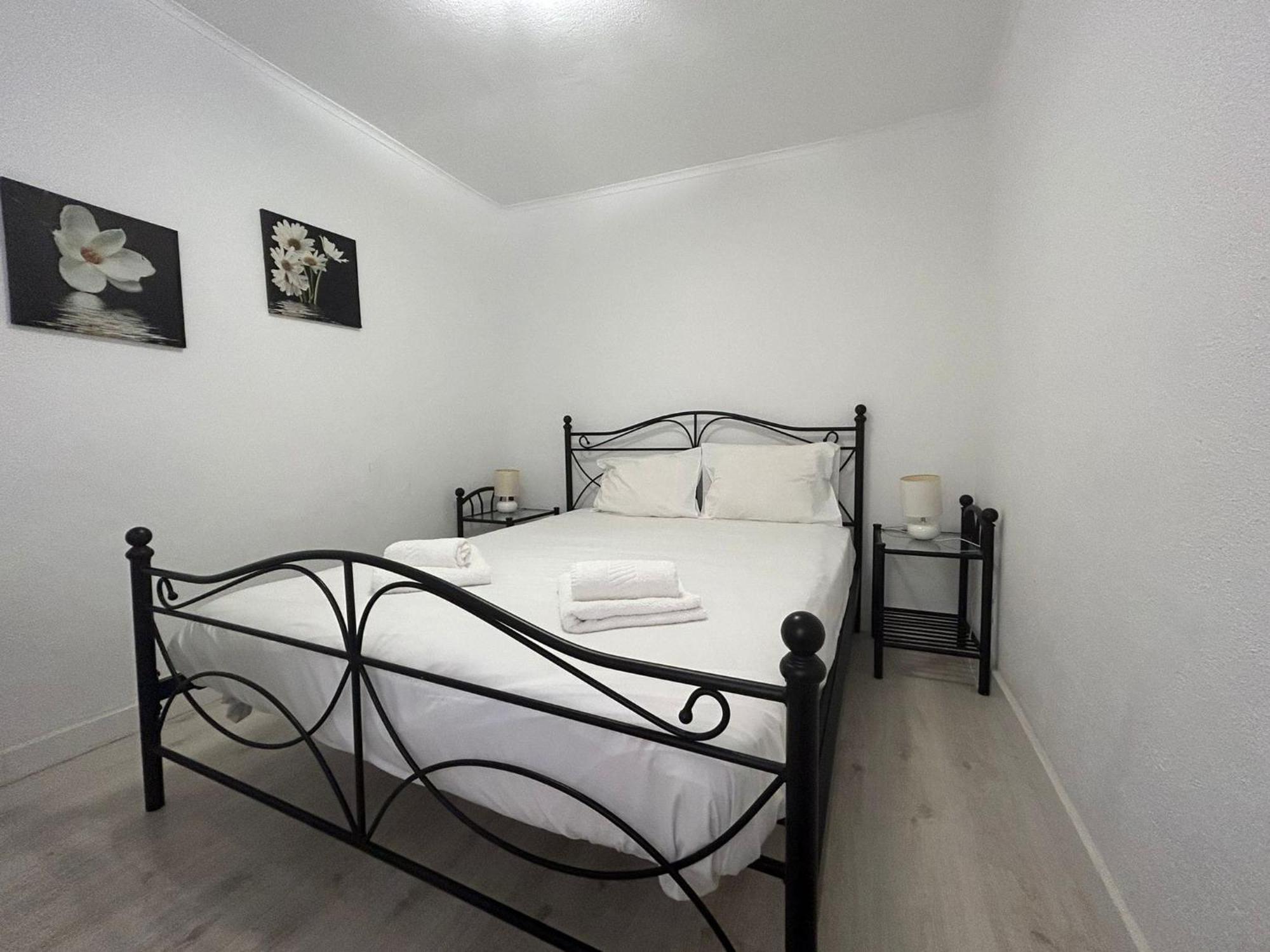 Typical Bica Apartment Lisbon Bagian luar foto